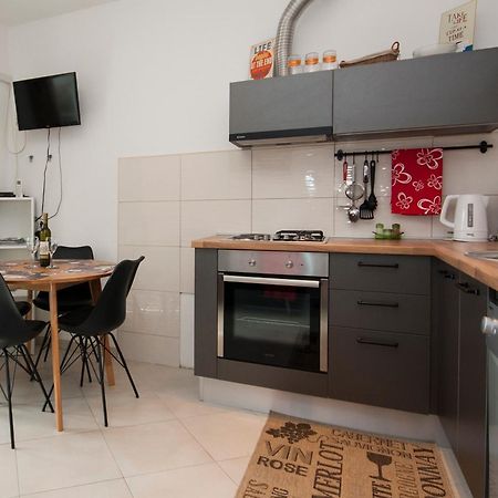Apartments Alisa โบรดาริตซา ภายนอก รูปภาพ