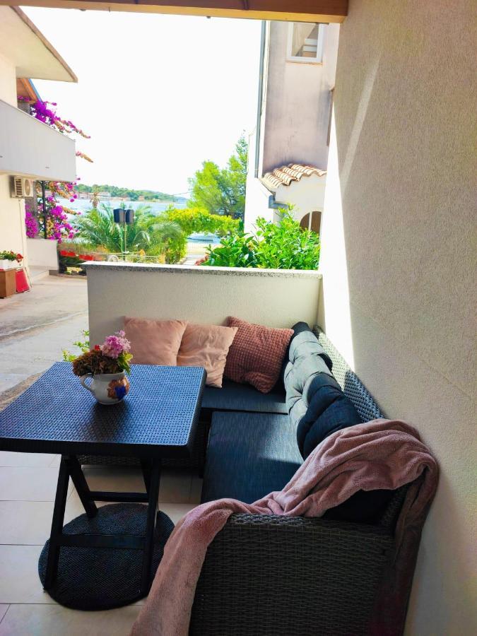 Apartments Alisa โบรดาริตซา ภายนอก รูปภาพ