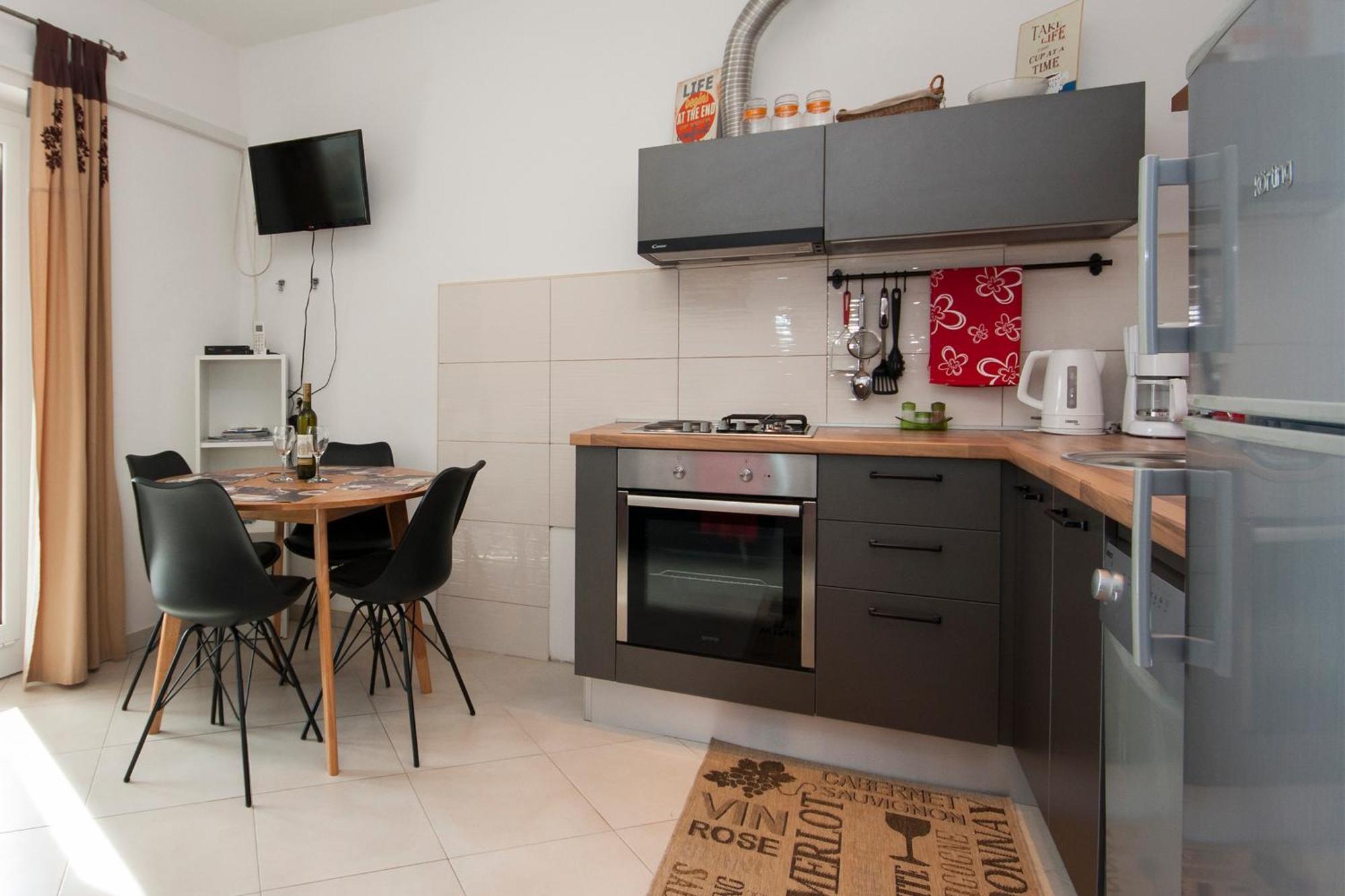 Apartments Alisa โบรดาริตซา ภายนอก รูปภาพ