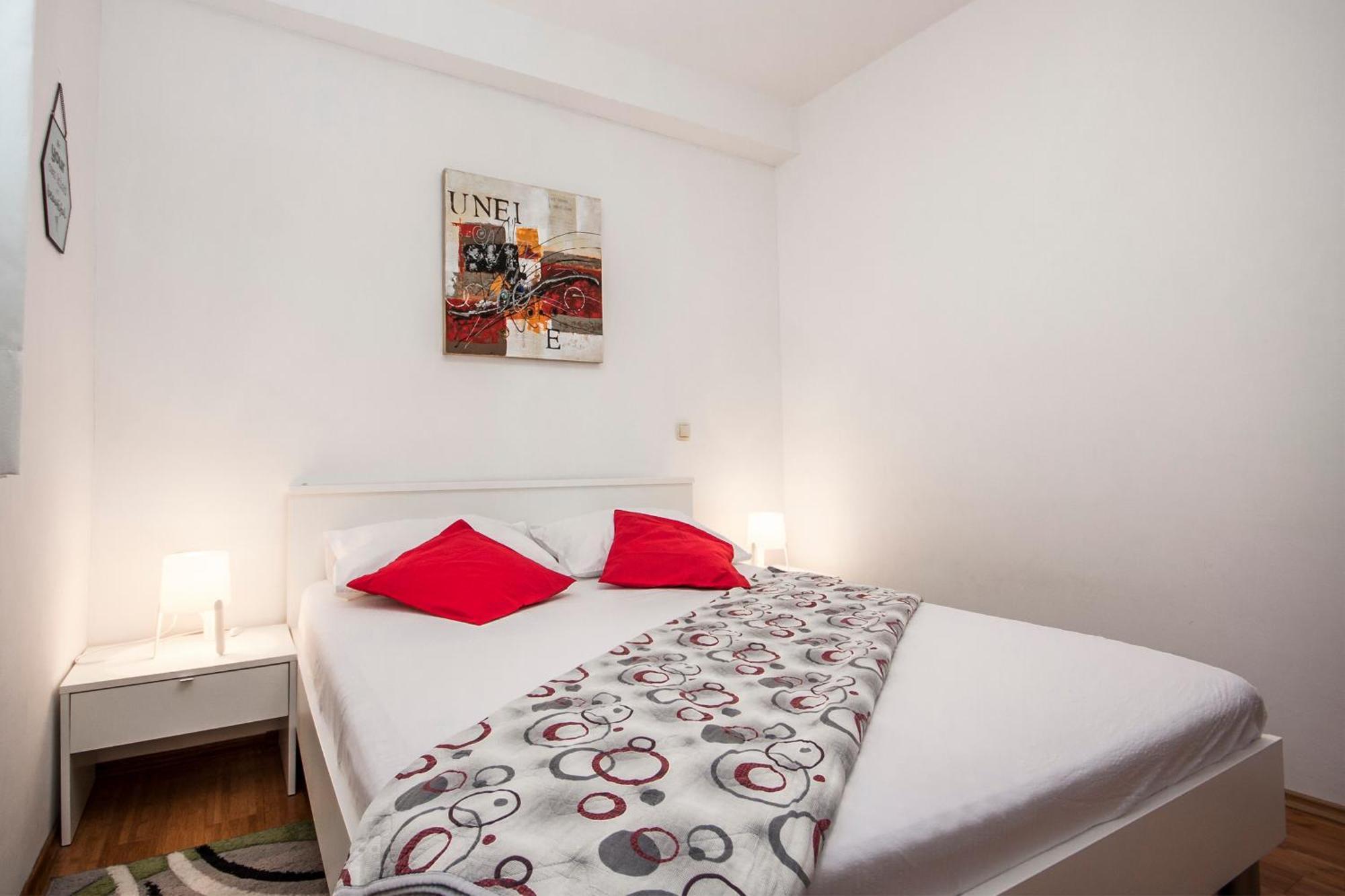 Apartments Alisa โบรดาริตซา ภายนอก รูปภาพ