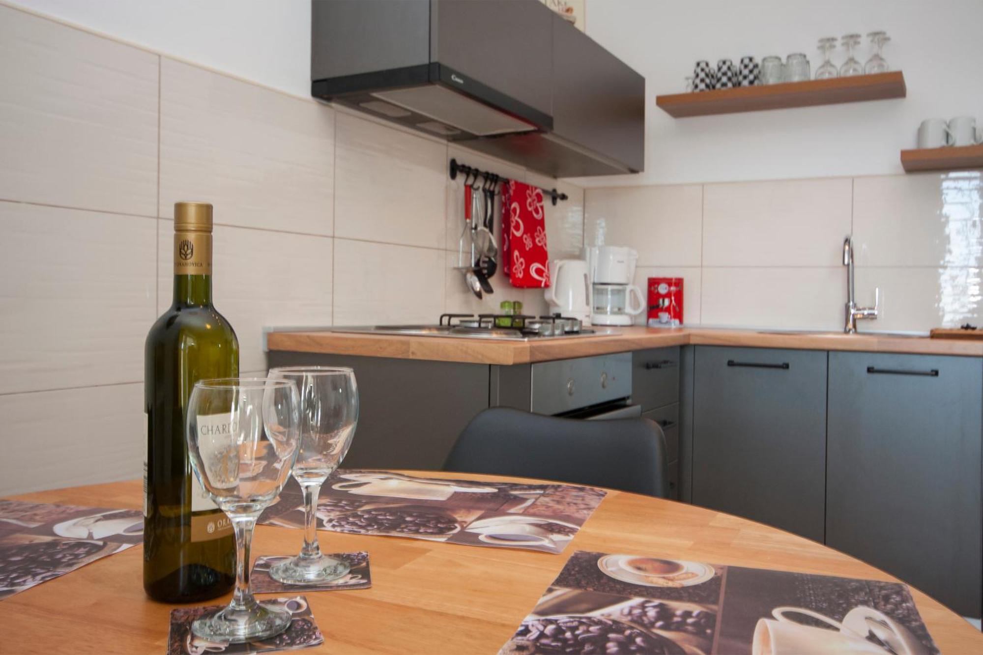 Apartments Alisa โบรดาริตซา ภายนอก รูปภาพ
