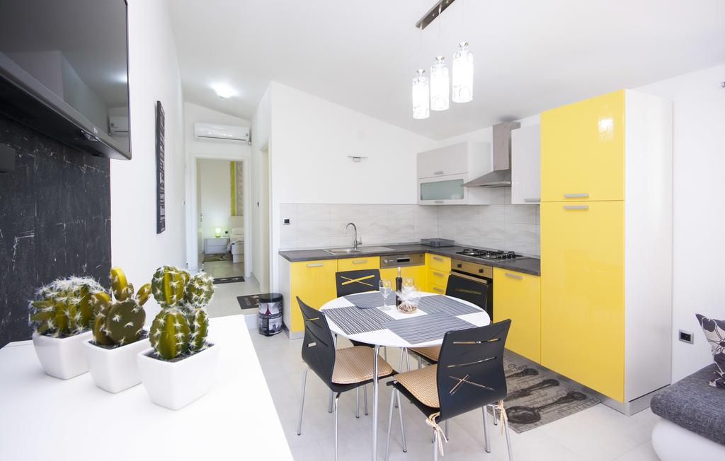 Apartments Alisa โบรดาริตซา ภายนอก รูปภาพ